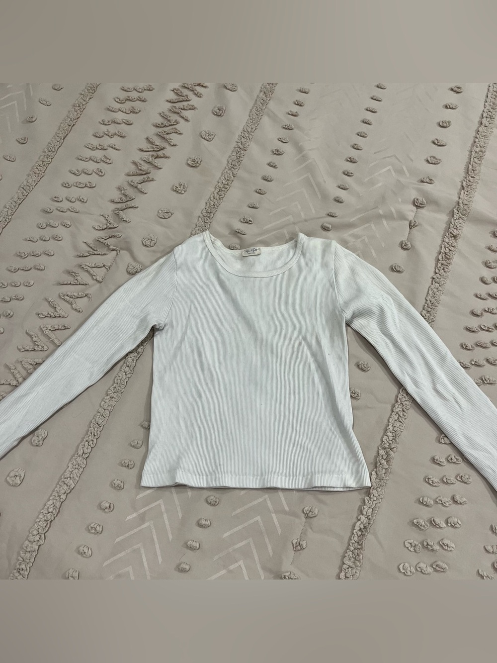 Brandy Melville White Ribbed Long Sleeve Tee